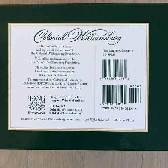 Williamsburg The Mulberry Sociable Carriage - Lang and Wise - Picture 4 of 12